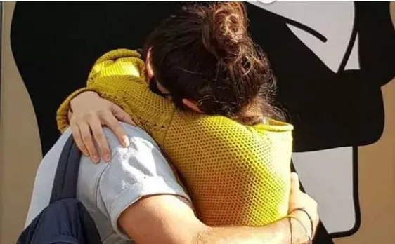 #Couplesgoal इंटरनेट पर वायरल हो गई 'विरुष्का' की ये रोमांटिक तस्वीर