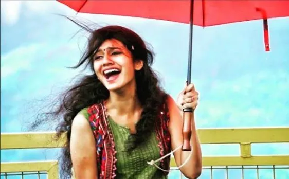 इंटरनेट सेंसेशन प्रिया प्रकाश वारियर ने सुप्रीम कोर्ट से राहत मिलने पर दिया ये रिएक्शन