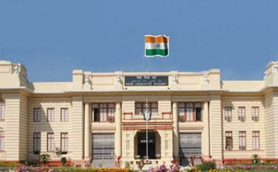 बिहार : स्कूली बच्चों की मौत पर विधानसभा में हंगामा