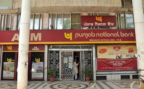 PNB घोटाला: नीरव मोदी-मेहुल चोकसी के खिलाफ लुकआउट नोटिस जारी, इंटर्नल चीफ ऑडिटर गिरफ्तार
