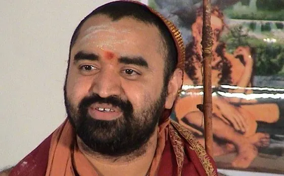 विजयेंद्र सरस्वती ने कांची मठ के प्रमुख का पद संभाला