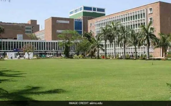 दिल्ली के AIIMS में सीबीआई का छापा, रिश्वत लेते हुए गिरफ्तार हुए इंजीनियर