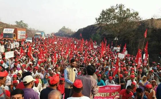 मुंबई के नजदीक कांदिल पहुंची किसान रैली, पूर्ण कर्ज माफी की कर रहे हैं मांग
