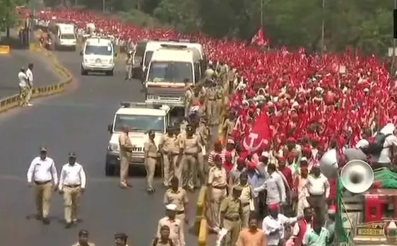 महाराष्ट्र: कर्जमाफी की मांग को लेकर किसानों का मार्च ठाणे पहुंचा, विधानसभा का करेंगे घेराव