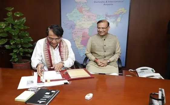 सुरेश प्रभु ने नागरिक उड्डयन मंत्री का कार्यभार संभाला, गजपति राजू के इस्तीफे के बाद खाली हुआ था मंत्रालय