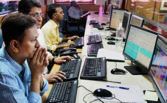 सेंसेक्स में 410 अंकों की भारी गिरावट, 32,596 अंक पर बंद हुआ