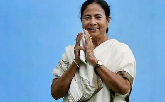 ममता बनर्जी दिल्ली में, BJP के खिलाफ गठबंधन पर सोनिया और पवार से करेंगी मुलाकात