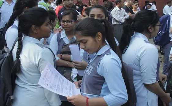 CBSE पेपर लीक: कांग्रेस ने की जांच की मांग, कहा- बर्खास्त किए जाएं शिक्षा मंत्री और CBSE चीफ