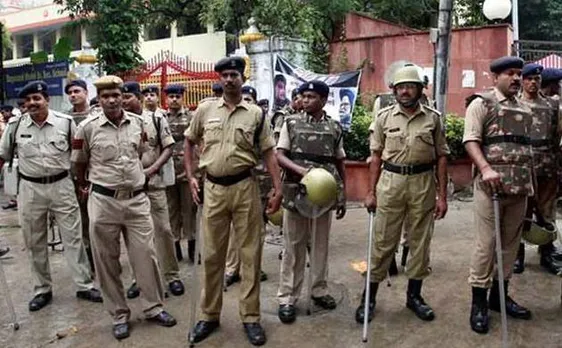 CBSE पेपर लीक: दिल्ली पुलिस ने कोचिंग सेंटर्स पर की छापेमारी, जल्द होगा परीक्षा की नई तारीखों का ऐलान