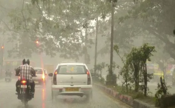 आंध्र प्रदेश में भारी बारिश से चार लोगों की मौत, 30 से ज्यादा घायल, मुख्यमंत्री चंद्रबाबू नायडू बचे