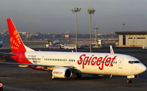 स्पाइसजेट की शर्मनाक हरकत, एयरहोस्टेस की कपड़े उतरवाकर ली तलाशी