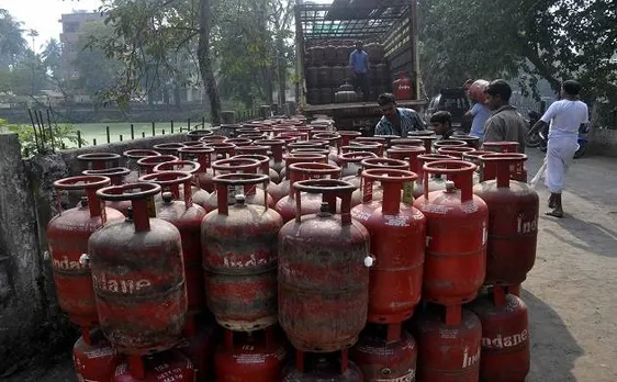 गैर-सब्सिडी वाले एलपीजी सिलिंडर की कीमत 35 रुपये घटी