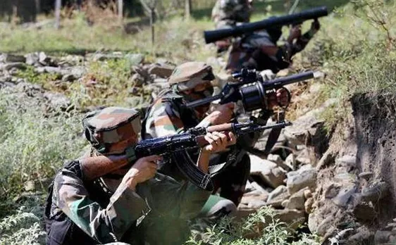 जम्मू-कश्मीर: पुंछ में पाकिस्तान ने फिर से किया सीजफायर उल्लंघन, 1 जवान शहीद, 4 घायल