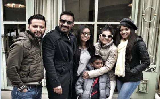अजय देवगन ने परिवार संग पेरिस में मनाया 49वां जन्मदिन , देखें तस्वीरें