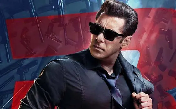 'रेस 3' में सलमान खान की खतरनाक बाइक स्टंट करते हुए वीडियो लीक, सोशल मीडिया पर हुई वायरल