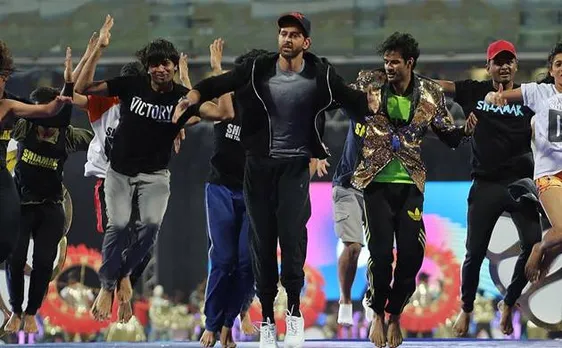 IPL Opening Ceremony: 'सितारों' से भरा वानखेड़े, स्टेज पर जमकर थिरके ऋतिक-वरुण-जैकलीन और तमन्ना
