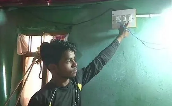महाराष्ट्र के गांव को 70 साल बाद मिली रोशनी में जीने की 'आजादी', पहुंची बिजली