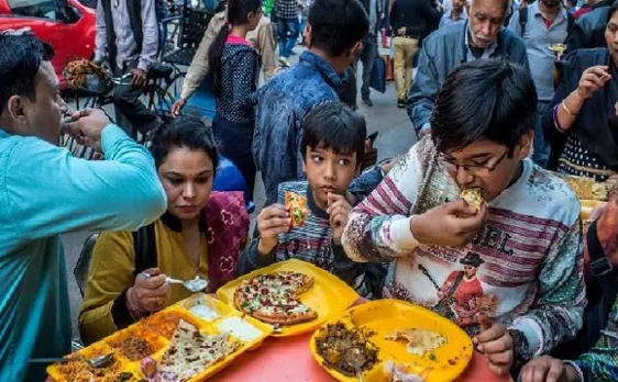 इन 5 भारतीय स्ट्रीट फूड का सेवन करते समय रखें सावधानी