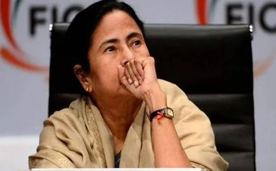 ममता बनर्जी को झटका, कलकत्ता हाई कोर्ट ने पंचायत चुनाव की तारीख बदलने का दिया निर्देश