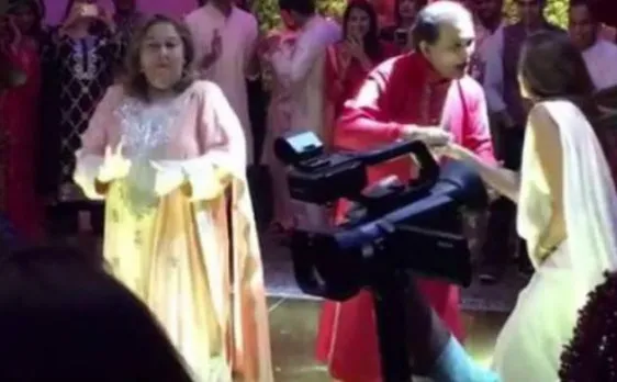 ऐश्वर्या राय के गाने 'कजरारे-कजरारे' पर रीमा जैन ने लगाए ठुमके, श्वेता बच्चन ने उतारी नजर