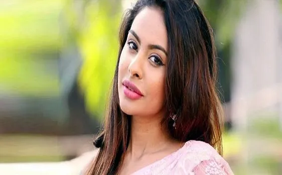 कास्टिंग काउच के खिलाफ टॉपलेस होने वाली एक्ट्रेस श्री रेड्डी ने सरोज खान को दिया जवाब