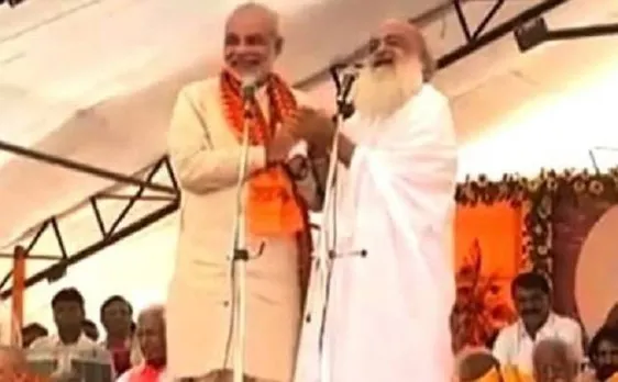 आसाराम के साथ पीएम मोदी का कांग्रेस ने शेयर किया वीडियो, लोगों ने किया पलटवार