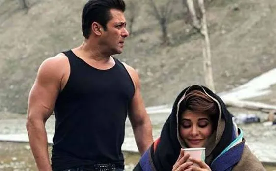 कश्मीर की वादियों में ठंड से ठिठुरी जैकलीन, माचो लुक में दिखे सलमान खान