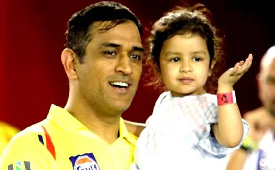 IPL 2018: मैच जीतने के बाद धोनी ने बनाए बेटी जीवा के बाल, वीडियो वायरल