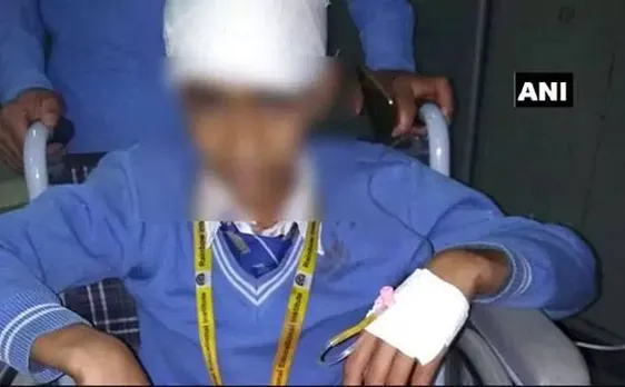 जम्मू-कश्मीर: स्कूल बस पर हमले से घाटी में नाराज़गी, सीएम का कार्रवाई का आश्वासन