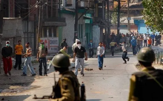 जम्मू-कश्मीर: शोपियां मुठभेड़ में पांच आतंकियों की मौत के बाद झड़प, 5 नागरिकों की मौत