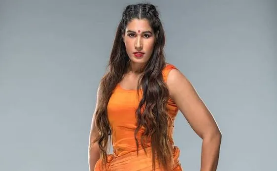 WWE के रिंग में सलवार-कमीज पहनकर भारतीय महिला दिखाएगी अपना दम