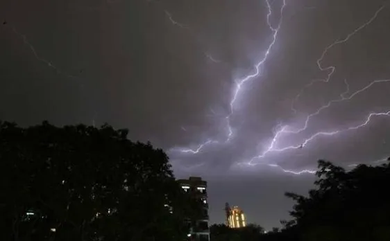 दिल्ली-NCR समेत 13 राज्यों में भारी आंधी-तूफान की संभावना, हरियाणा में बंद किए गए स्कूल