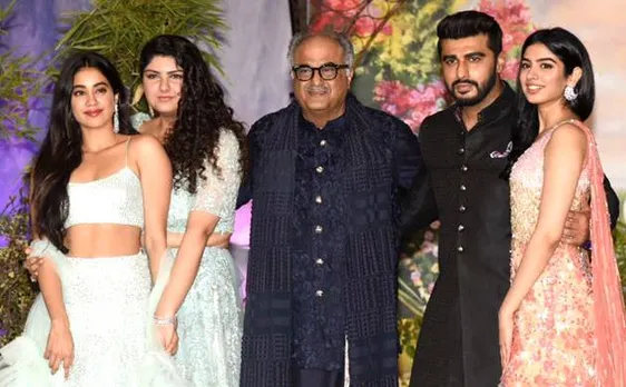 सोनम-आनंद की रिसेप्शन पार्टी में श्रीदेवी की बेटियों के साथ दिखी अर्जुन कपूर की बॉन्डिंग, तीनों बहनों के साथ दिया पोज