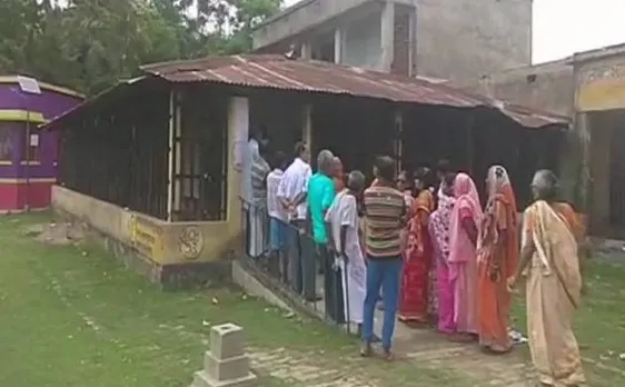 पश्चिम बंगाल पंचायत चुनावः 568 बूथों पर दोबारा डाले जा रहे हैं वोट
