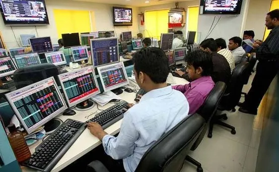 बाजार में लगातार 5वें दिन गिरावट, सेंसेक्स 232 अंक टूटा, निफ्टी 10500 के करीब बंद