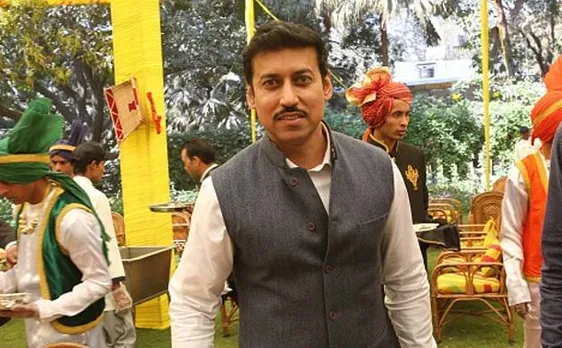 खेल मंत्री के #HumFitTohIndiaFit चैलेंज को पूरा करते दिखें विराट, साइना और रेल मंत्री समेत ये तमाम हस्तियां