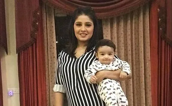 चार महीने बाद सुनिधि चौहान ने शेयर की अपने बेटे की पहली तस्वीर