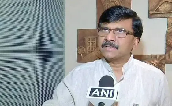 शिवसेना के बिगड़े बोल, कहा- चुनाव आयोग 'तवायफ' की तरह काम कर रहा, बीजेपी पर लगाया पैसा बांटने का आरोप