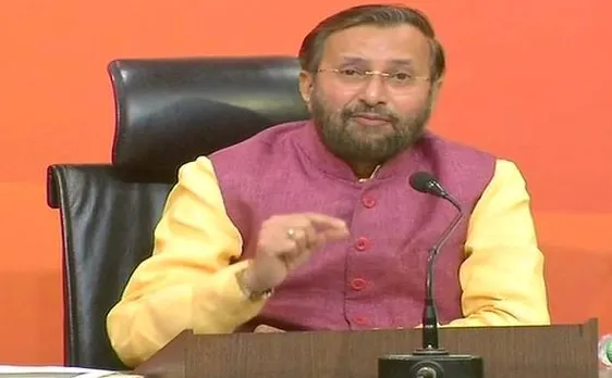 'जकड़े' हुए एनसीईआरटी के सिलेबस को घटाकर आधा किया जाएगा: जावड़ेकर