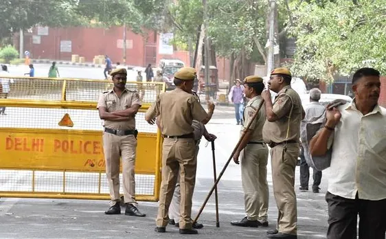 केजरीवाल के धरने के साथ ही सिसोदिया की भूख हड़ताल शुरू