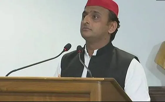 राज्यपाल राम नाईक के अंदर संविधान नहीं, आरएसएस की आत्मा घुसी है: अखिलेश