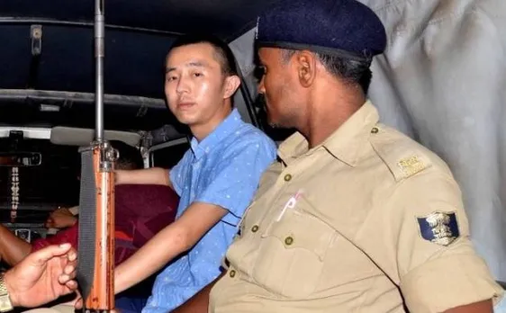 बिहार में शराब के साथ चीनी नागरिक गिरफ्तार, छापेमारी में कई बोतल बरामद
