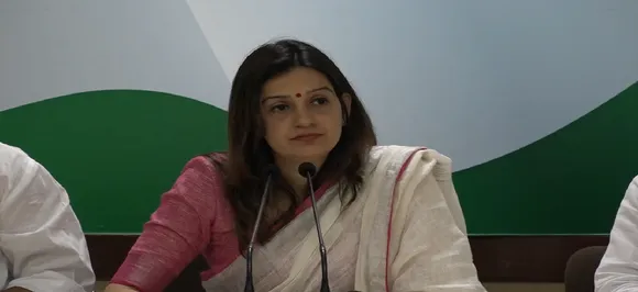 औरंगजेब की तरह ही डर रहे हैं पीएम मोदी, अपने नेताओं से भी बनाई दूरी: कांग्रेस