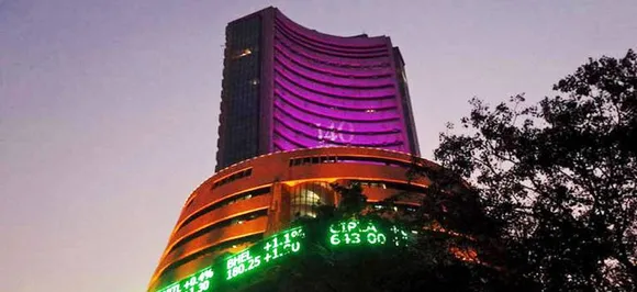 लाल निशान में खुले शेयर बाजार, निम्नतर स्तर पर पहुंचा रुपया