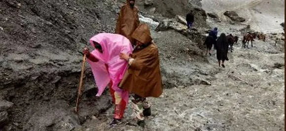 जम्मू-कश्मीर : बारिश के कारण रुकी अमरनाथ यात्रा फिर हुई शुरू, उफान पर झेलम नदी