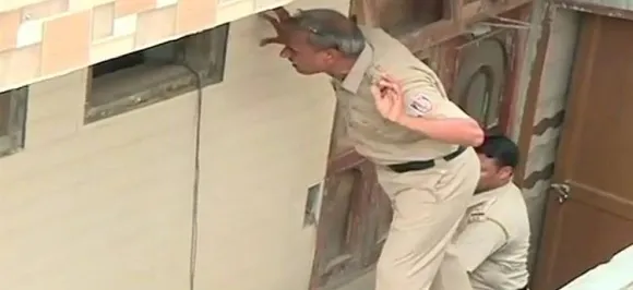 दिल्ली के बुराड़ी में 11 लोगों की हत्या या आत्महत्या, पुलिस को उलझन में डाल रहे हैं यह 13 सवाल...