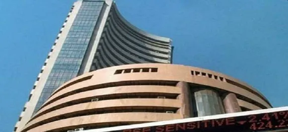 शेयर बाजार के शुरुआती कारोबार में गिरावट, सेंसेक्स 132 और निफ्टी 31 अंक टूटा