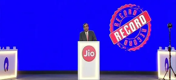 रिलायंस के AGM बैठक में वॉयस कमांड फीचर से लैस GIGA TV लॉन्च, जियो फोन के नए मॉडल को भी कंपनी ने किया पेश