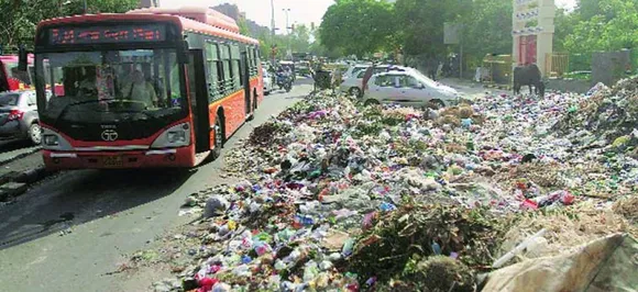 दिल्ली में कूड़े के ढेर के लिए कौन जिम्मेदार, SC ने मांगा जवाब