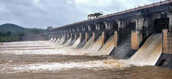 कर्नाटक में मूसलाधार बारिश, नदियां उफान पर, जन जीवन अस्त-व्यस्त